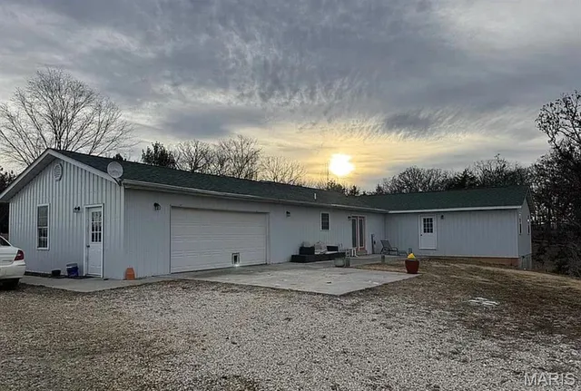 $344,500 | 23784 Maries Road 410, Belle, MO 65013