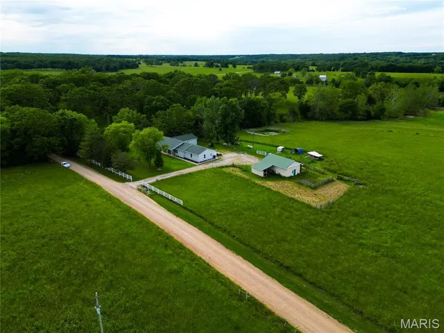 $344,500 | 23784 Maries Road 410, Belle, MO 65013