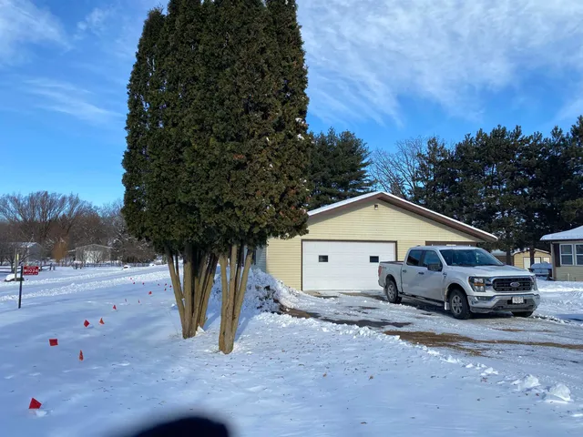 $199,900 | W1026 Laurie Lane, Montello, WI 53949