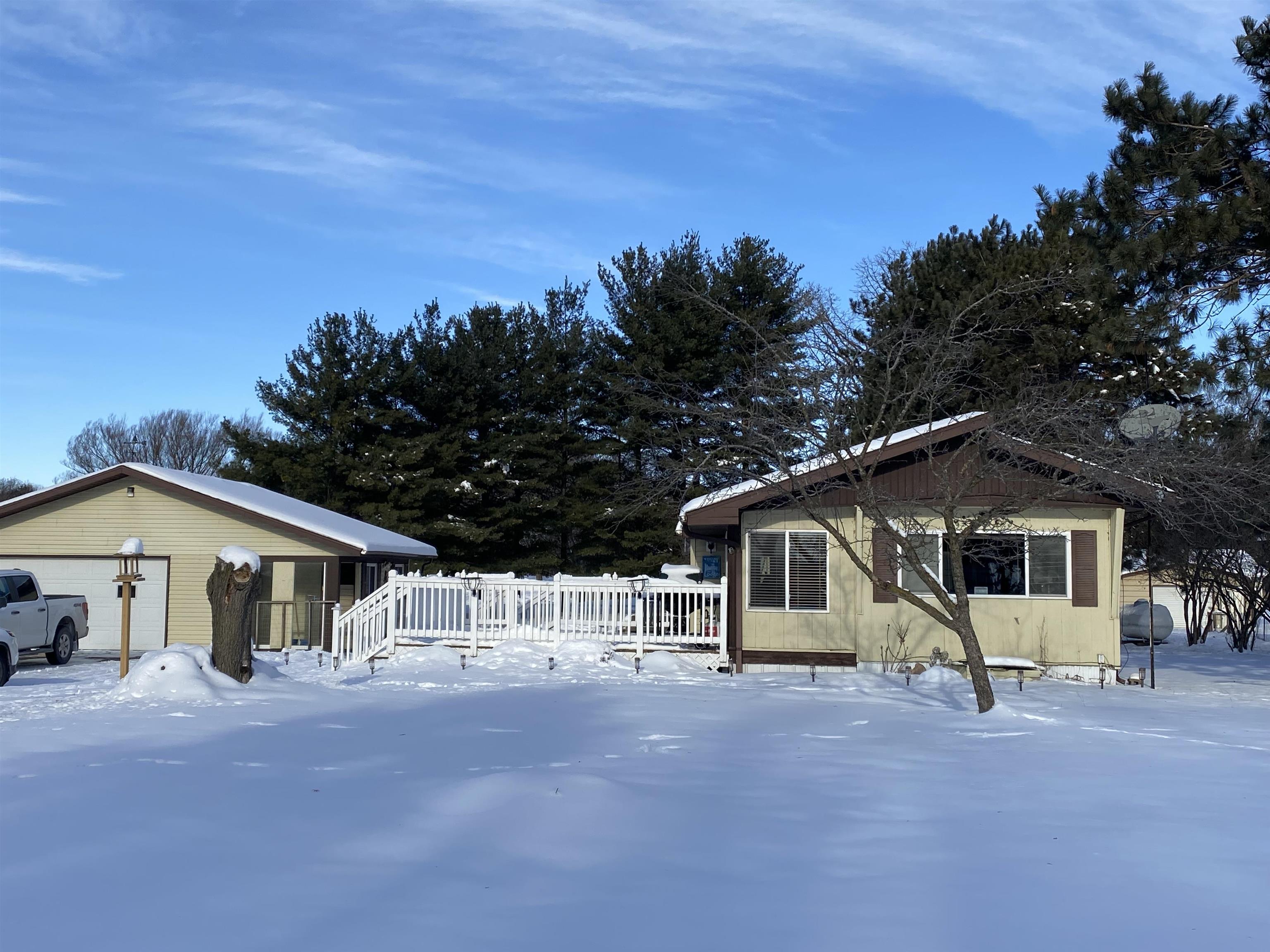 W1026 Laurie Lane Montello, WI 53949 - Photo 4 of 33