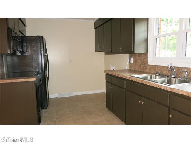 4329 Meadowbrook View Road Trinity, NC 27360 - Photo 4 of 16 Kitchen.
