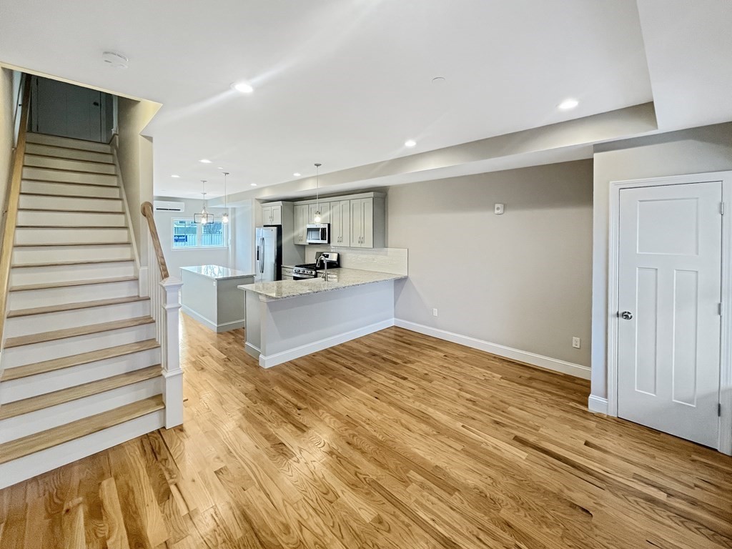 4 Beach Road, Unit B6 Salisbury, MA 01952 - Photo 4 of 15