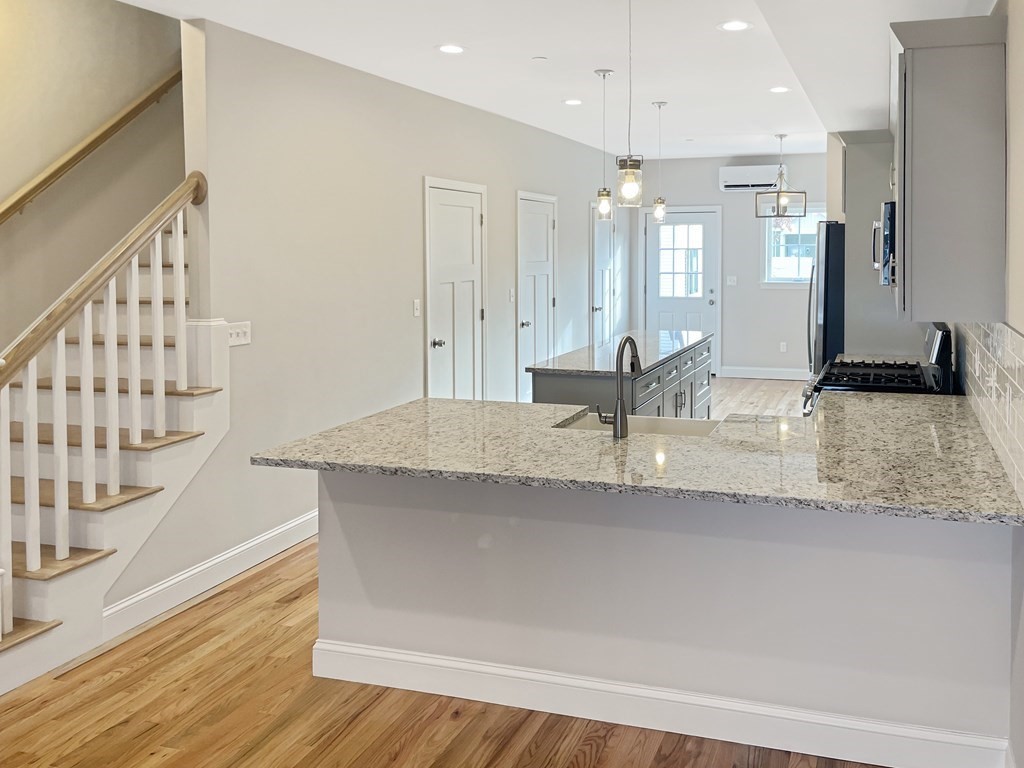 4 Beach Road, Unit B6 Salisbury, MA 01952 - Photo 5 of 15