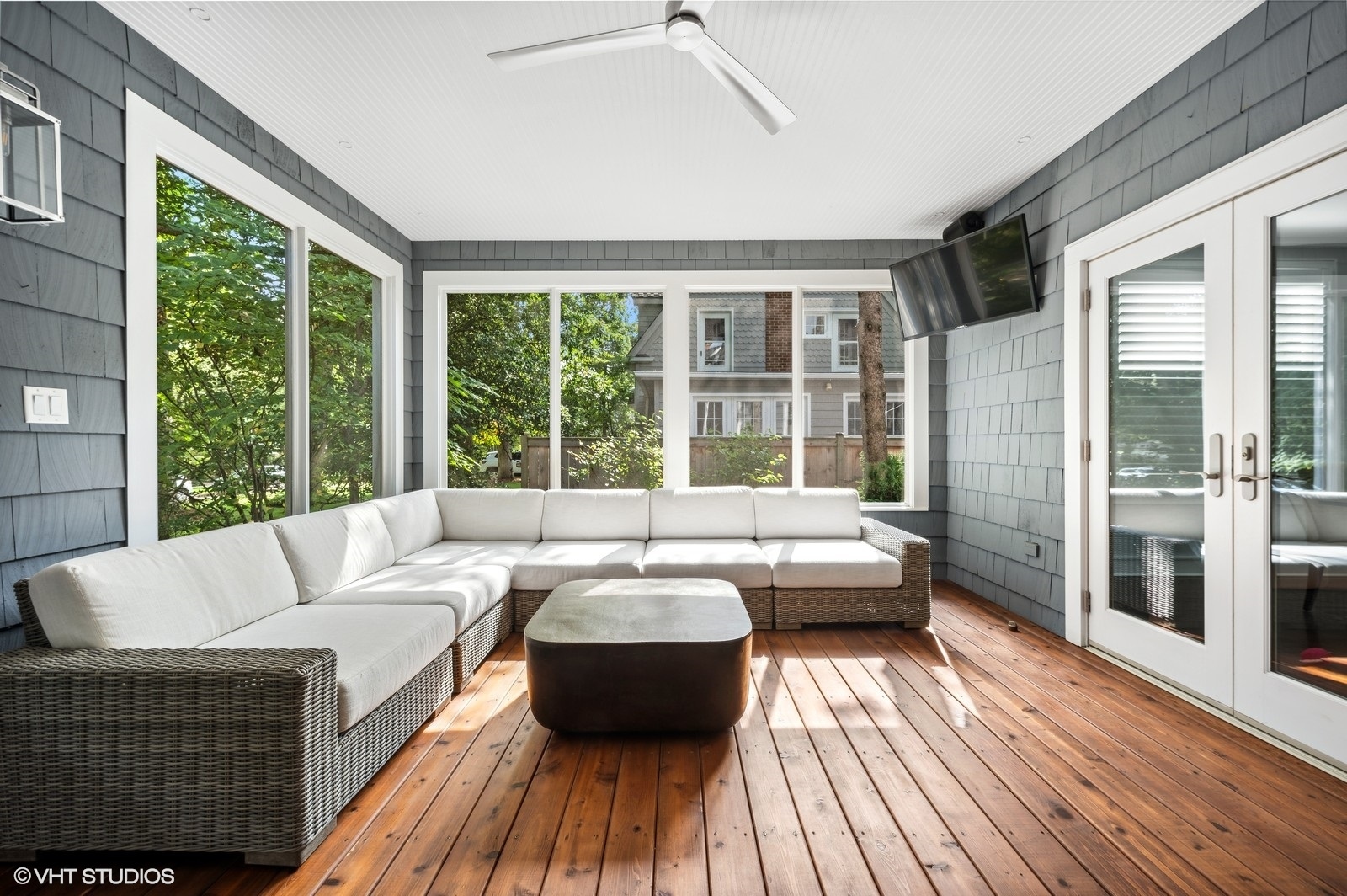 786 Locust Street Winnetka, IL 60093 - Photo 15 of 46 a living room with couch and a large window
