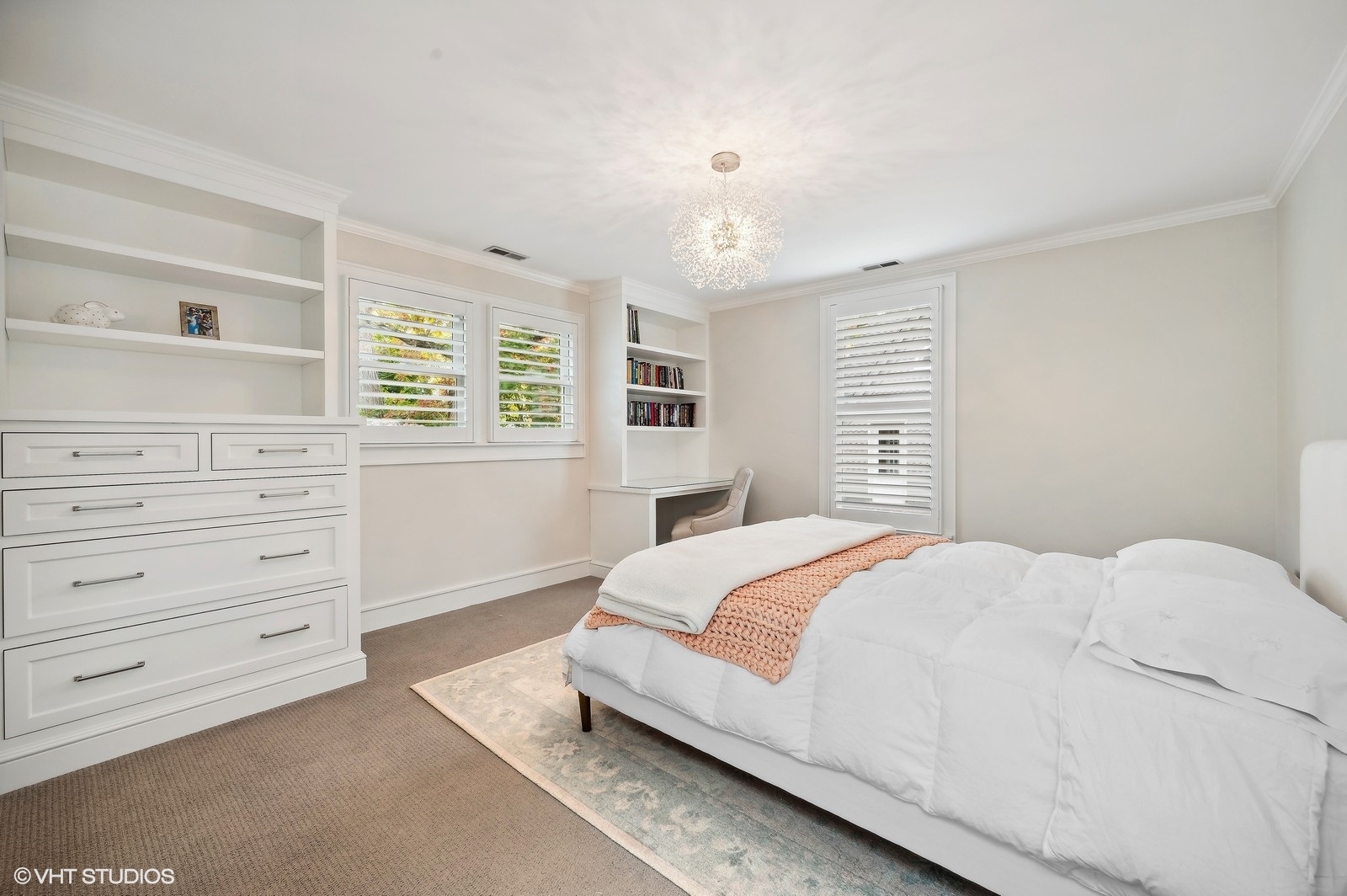 786 Locust Street Winnetka, IL 60093 - Photo 23 of 46 a bedroom with a large bed and window