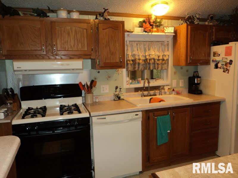 1395 Butler Road Harrisburg, IL 62946 - Photo 5 of 14