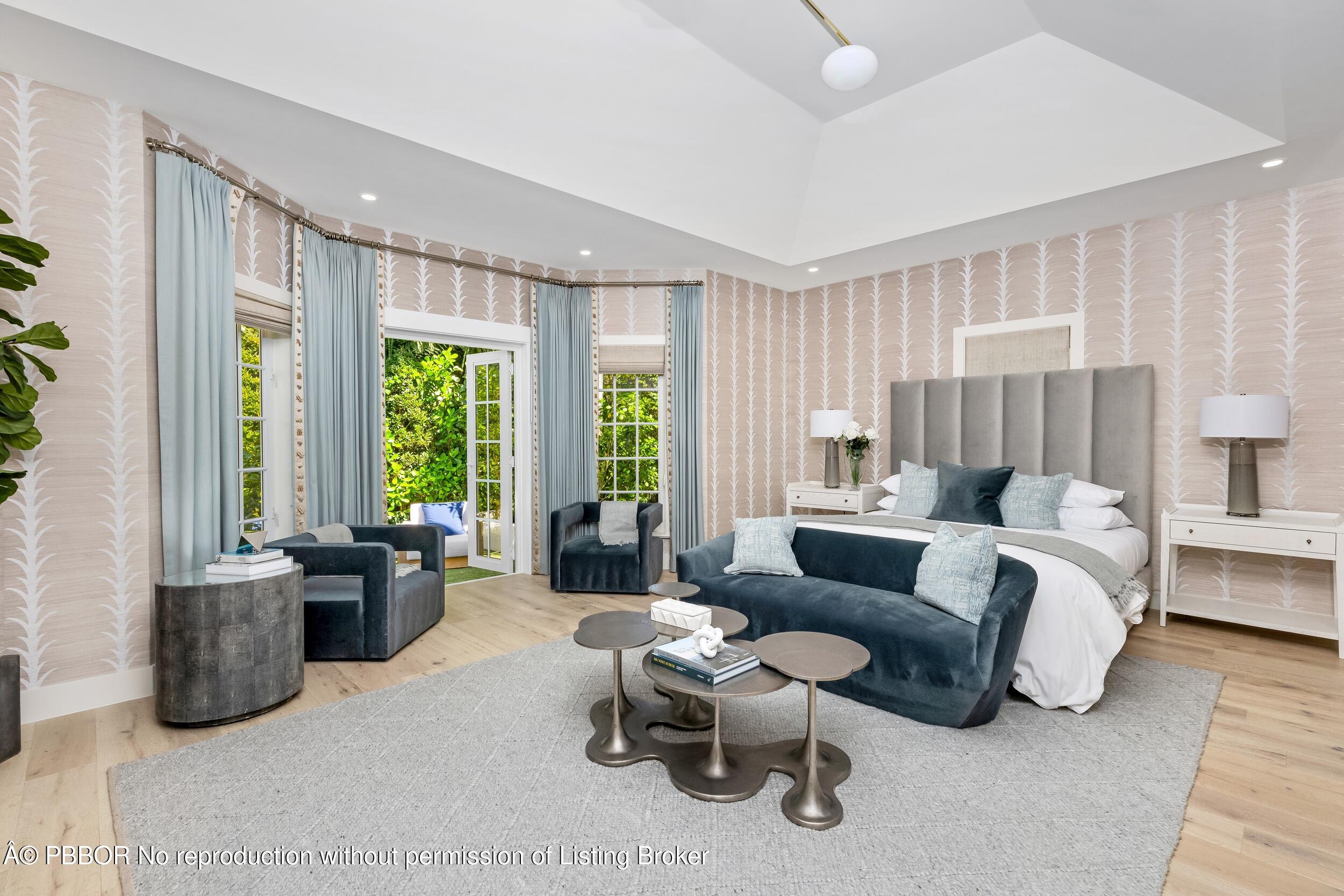 255 Ridgeview Drive Palm Beach, FL 33480 - Photo 19 of 49 19 Master Bed 1