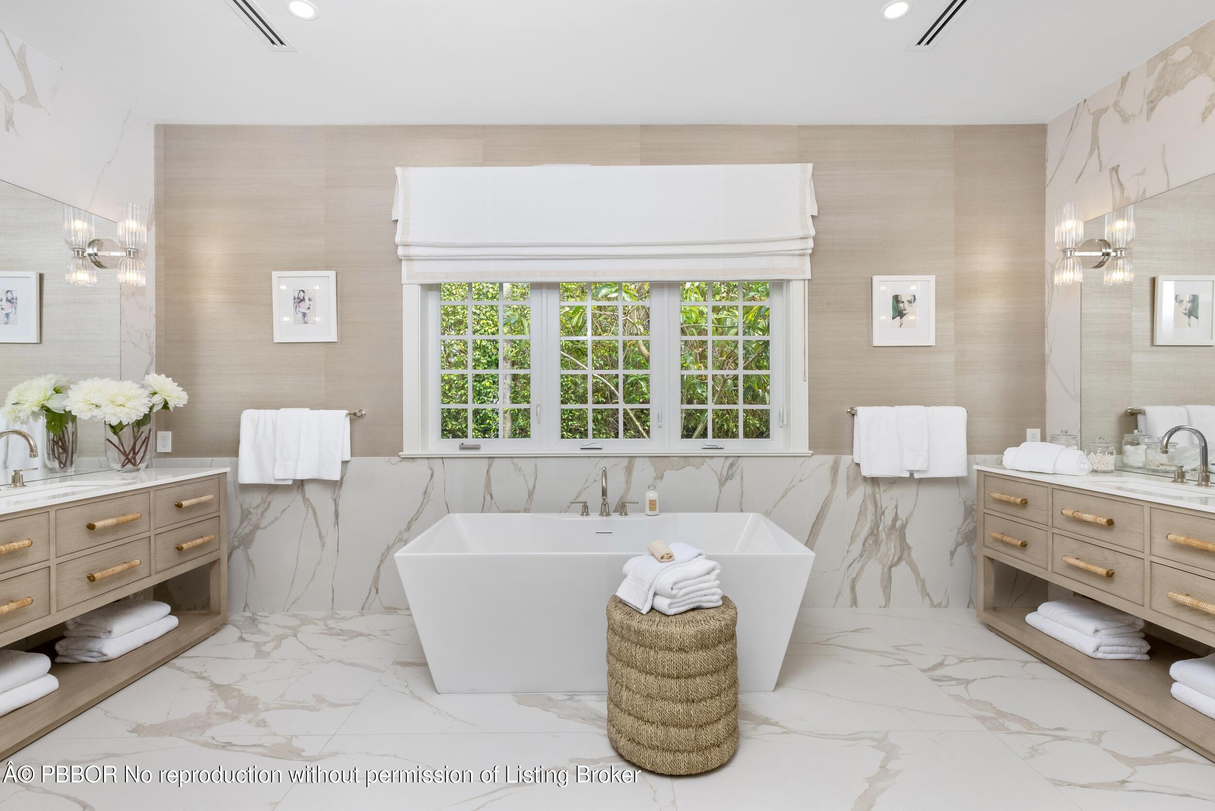 255 Ridgeview Drive Palm Beach, FL 33480 - Photo 22 of 49 22 Master Bath 1