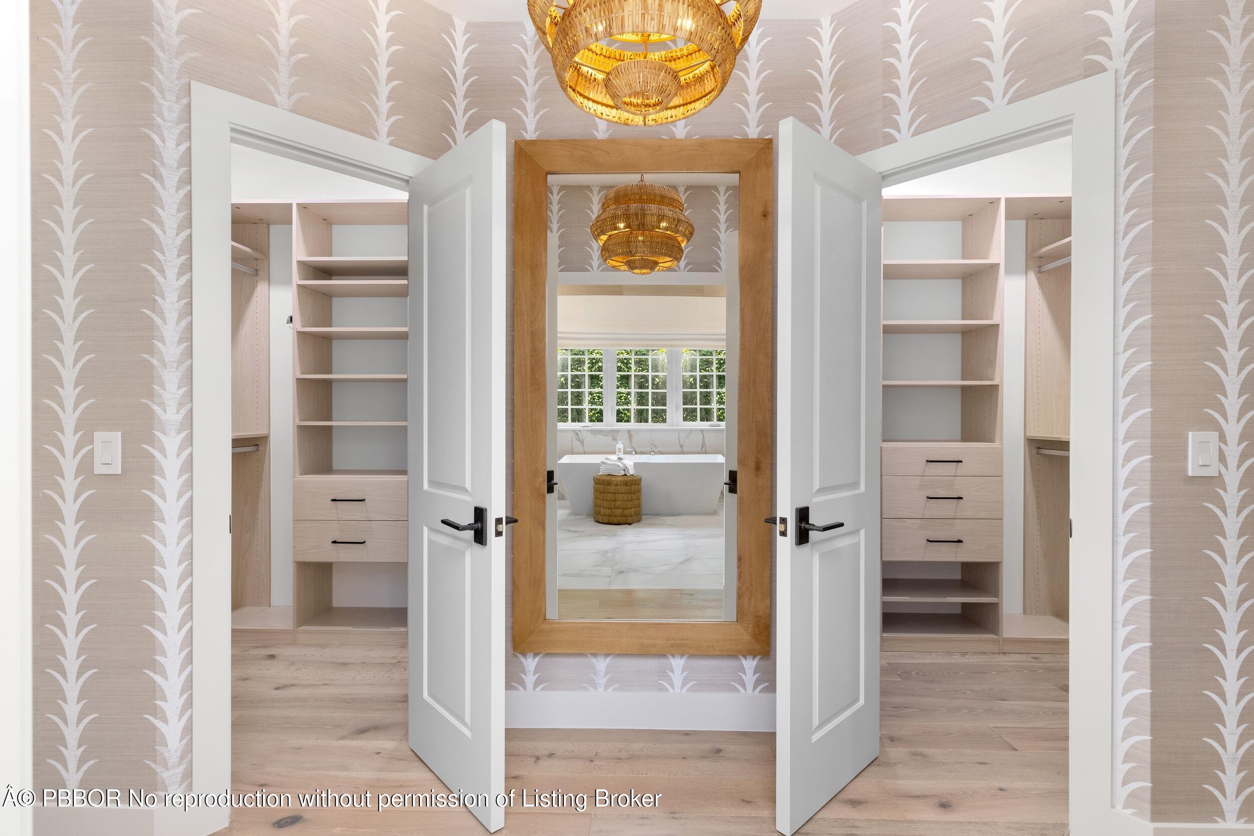 255 Ridgeview Drive Palm Beach, FL 33480 - Photo 23 of 49 23 Master Closet 2