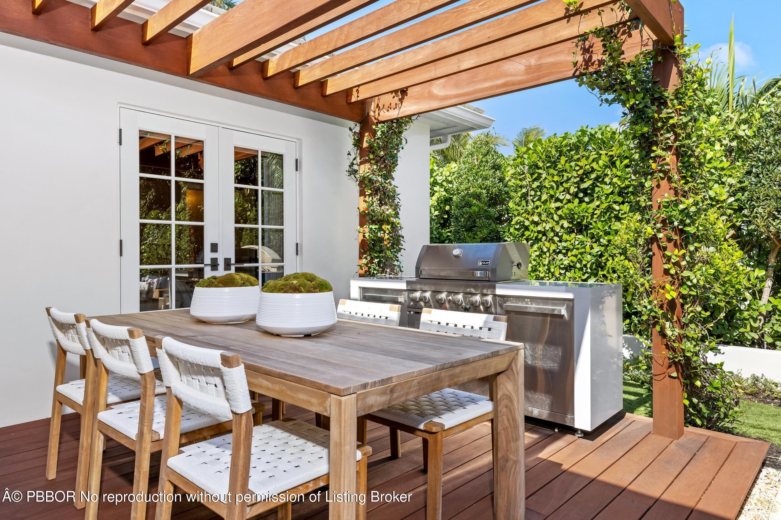 255 Ridgeview Drive Palm Beach, FL 33480 - Photo 42 of 49 42 Patio 4