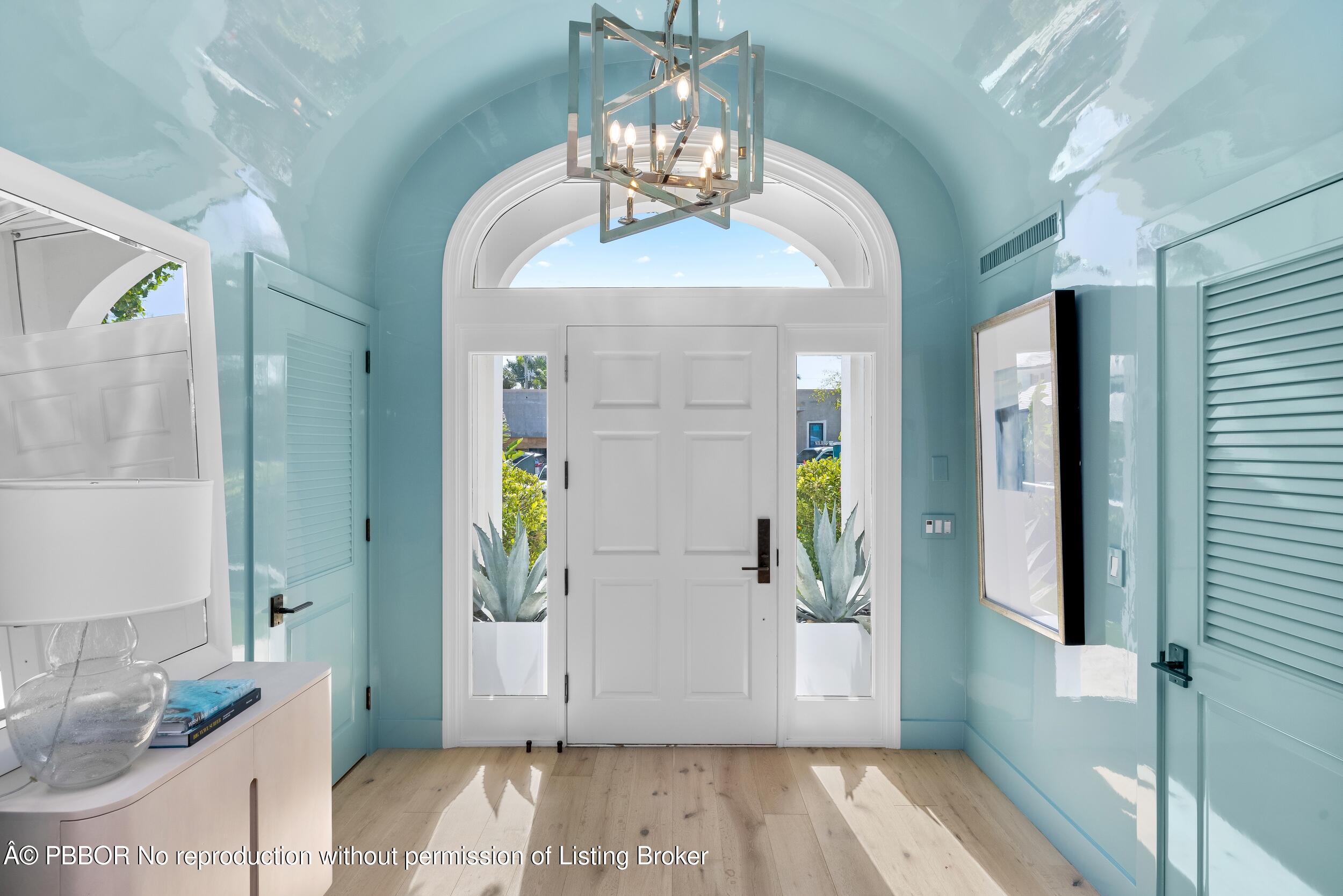 255 Ridgeview Drive Palm Beach, FL 33480 - Photo 5 of 49 5 Foyer 1