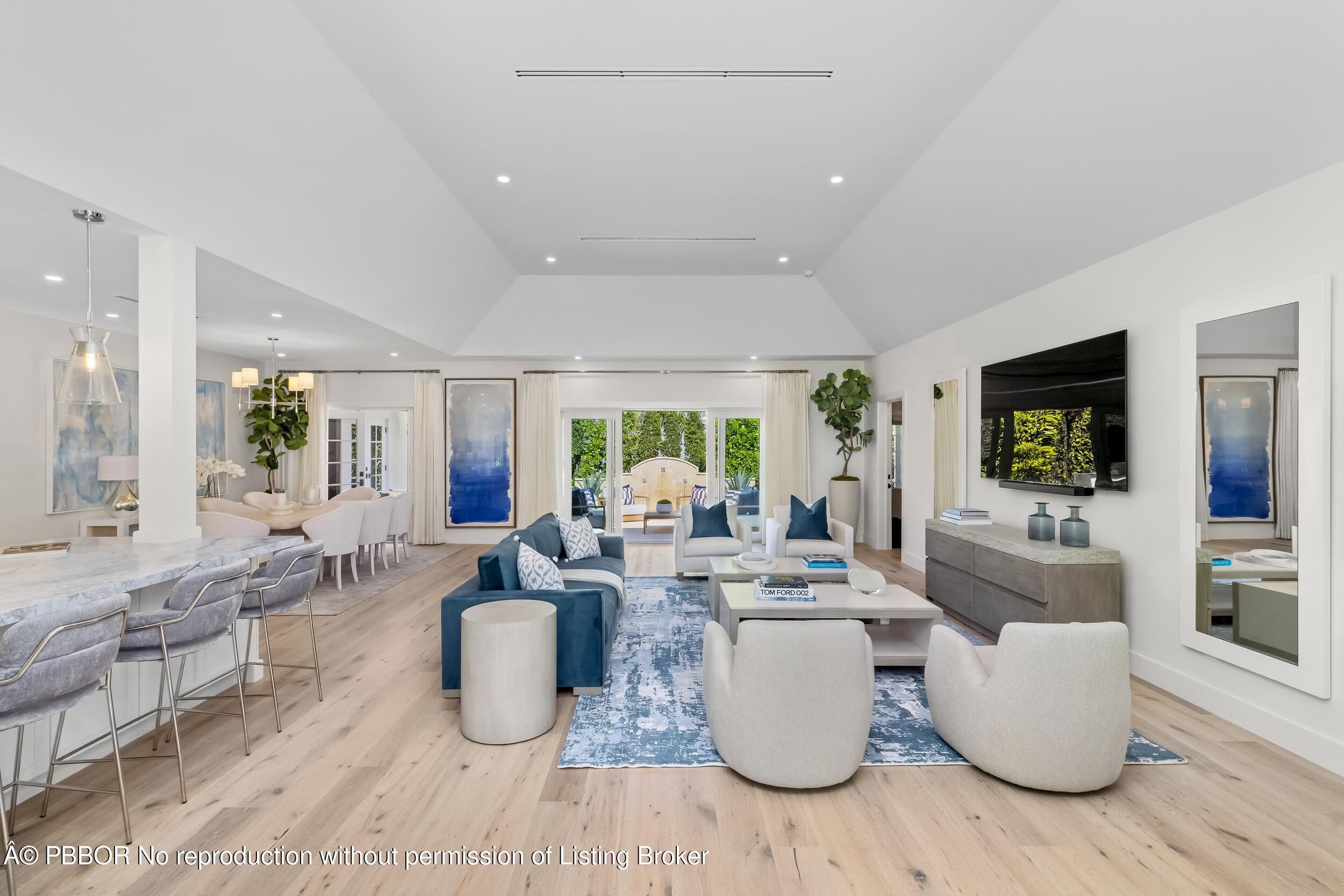 255 Ridgeview Drive Palm Beach, FL 33480 - Photo 8 of 49 8 Living Area 1