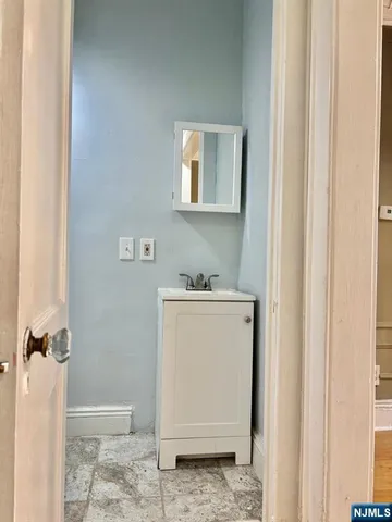 $2,500 | 187 Shephard Avenue, Unit 1, Newark, NJ 07112