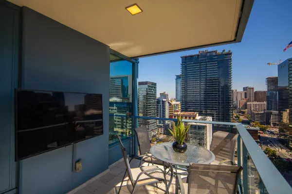 $6,800 | 1388 Kettner Boulevard, Unit 2006, San Diego, CA 92101