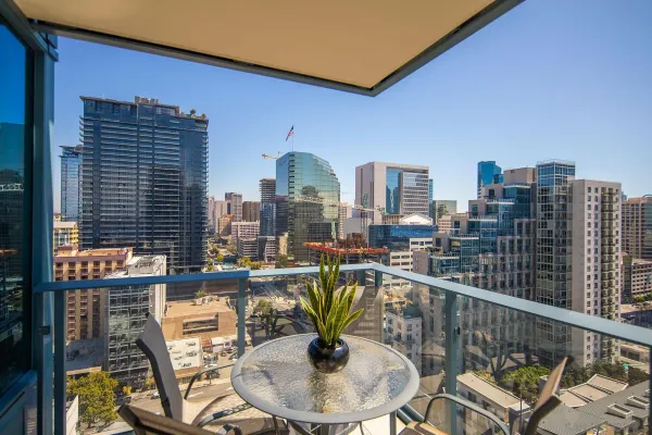 $6,800 | 1388 Kettner Boulevard, Unit 2006, San Diego, CA 92101