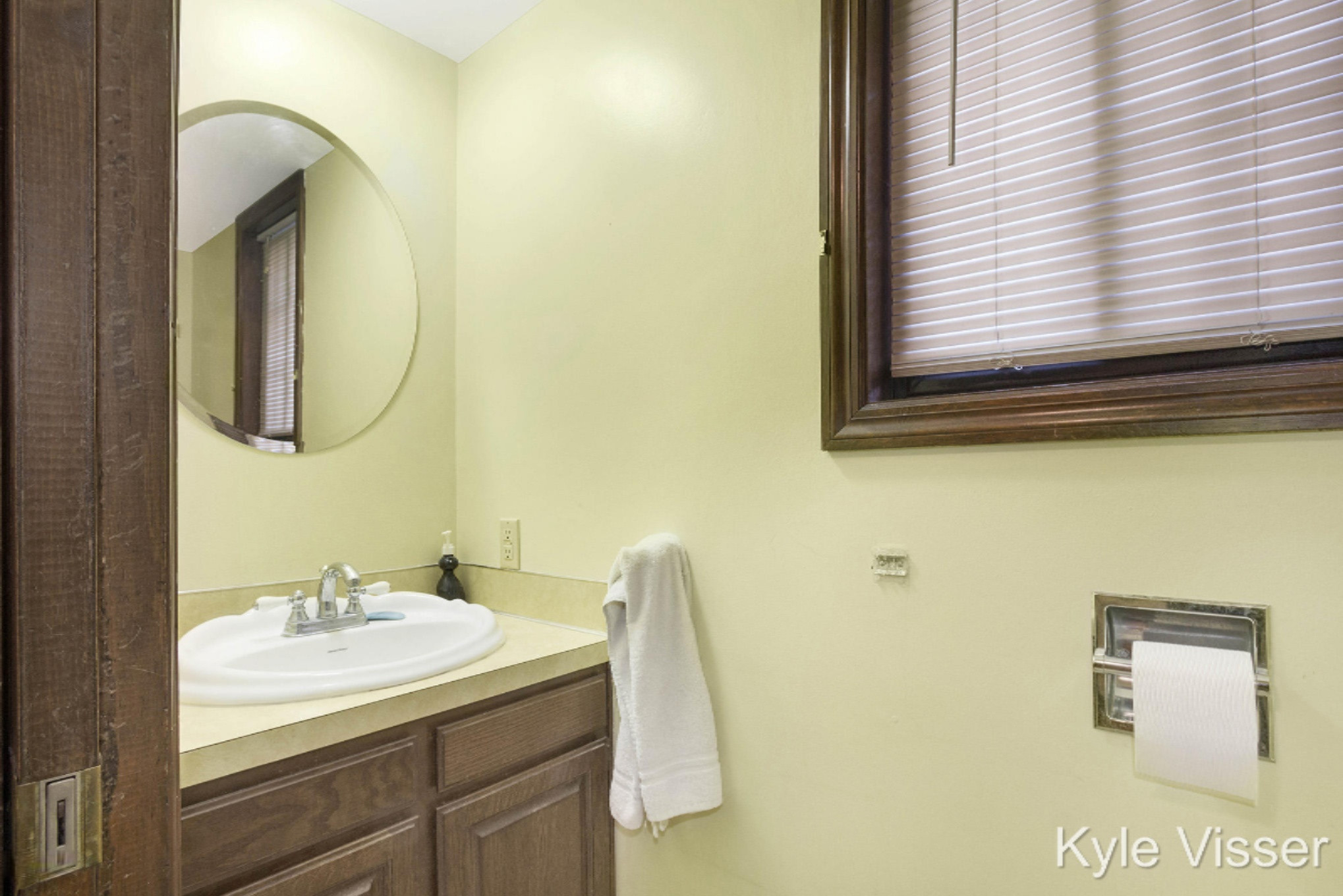 6474 Cascade Road Southeast Grand Rapids, MI 49546 - Photo 11 of 40 Half Bath Unit 1