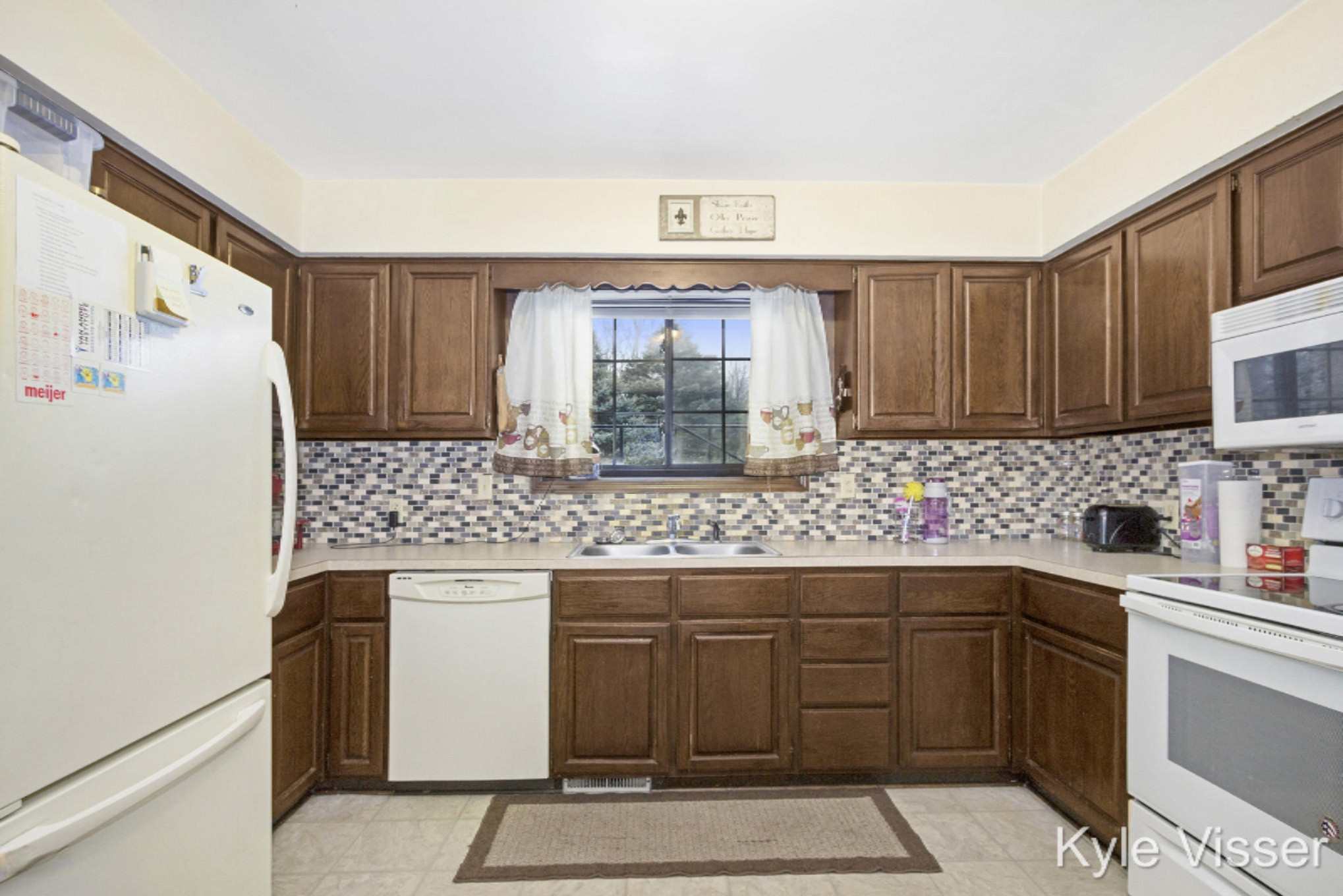 6474 Cascade Road Southeast Grand Rapids, MI 49546 - Photo 19 of 40 Kitchen Unit 2