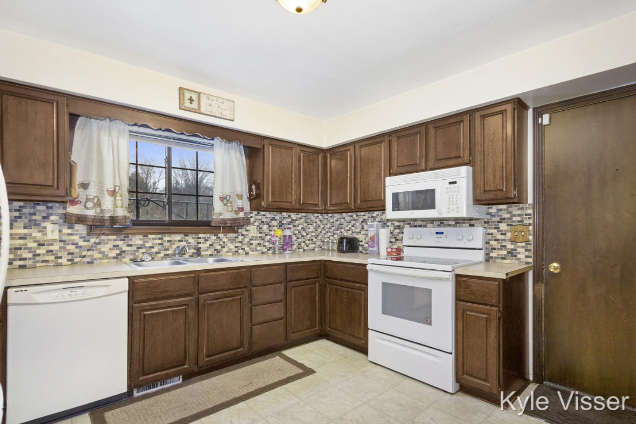6474 Cascade Road Southeast Grand Rapids, MI 49546 - Photo 20 of 40 Kitchen Unit 2