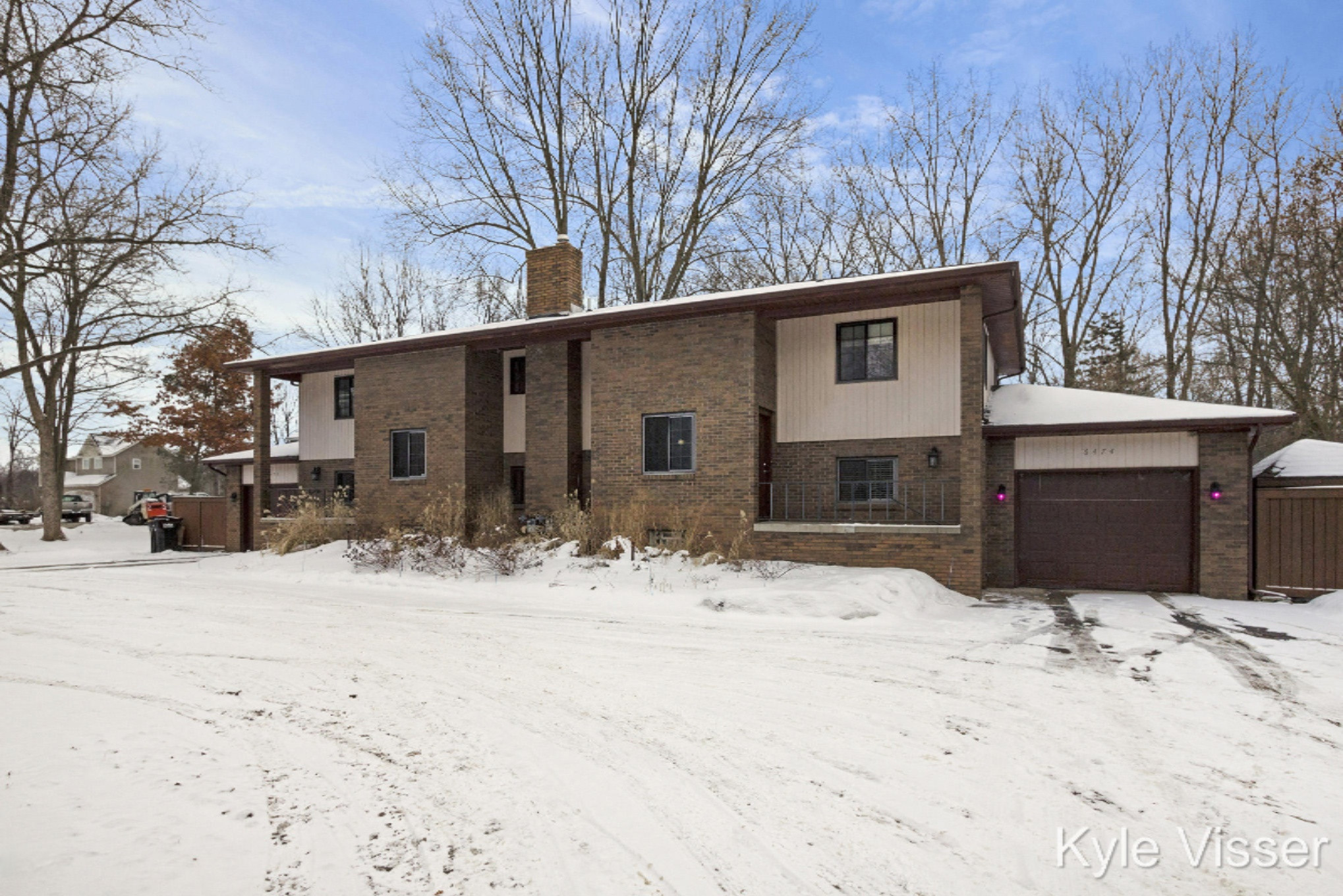 6474 Cascade Road Southeast Grand Rapids, MI 49546 - Photo 2 of 40 Front