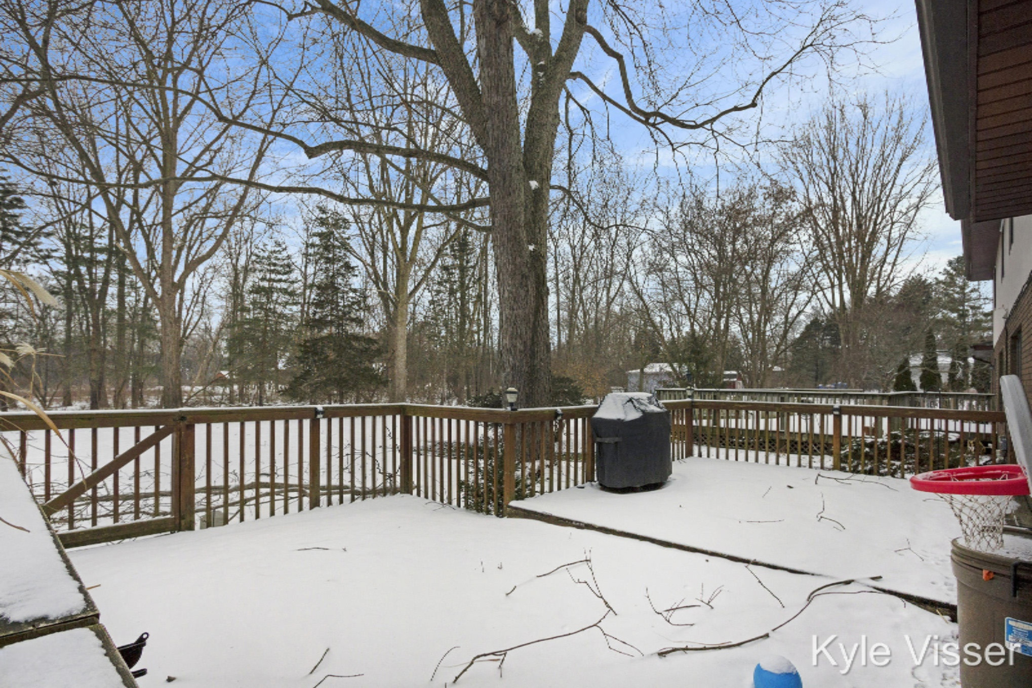 6474 Cascade Road Southeast Grand Rapids, MI 49546 - Photo 36 of 40 Deck