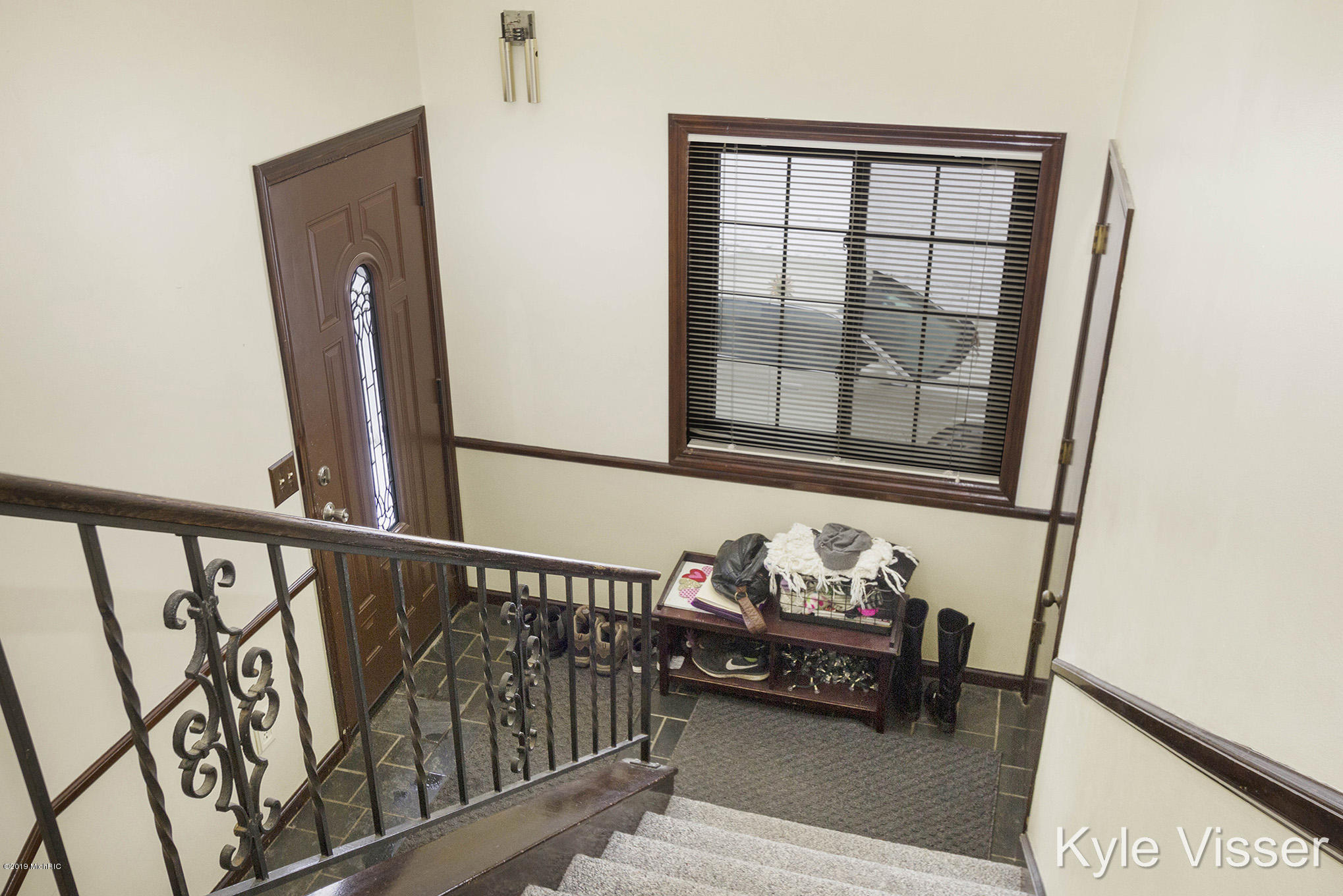 6474 Cascade Road Southeast Grand Rapids, MI 49546 - Photo 4 of 40 Entry
