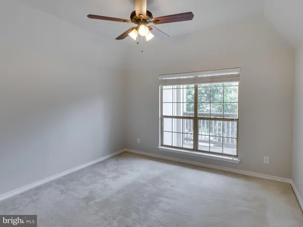 $1,800 | 3906 Penderview Drive, Unit 724, Fairfax, VA 22033