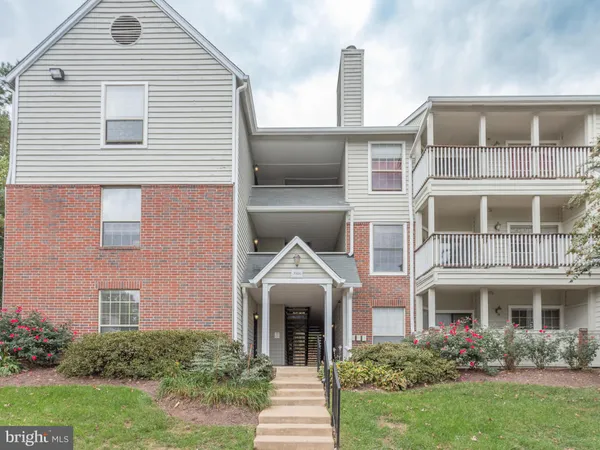 $1,800 | 3906 Penderview Drive, Unit 724, Fairfax, VA 22033