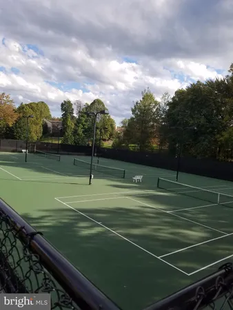 $1,800 | 3906 Penderview Drive, Unit 724, Fairfax, VA 22033