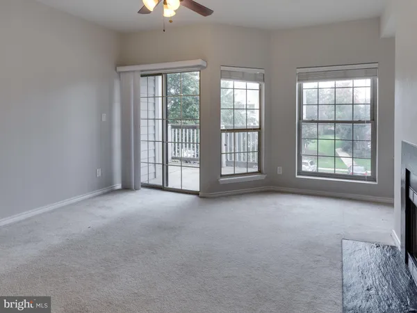 $1,800 | 3906 Penderview Drive, Unit 724, Fairfax, VA 22033