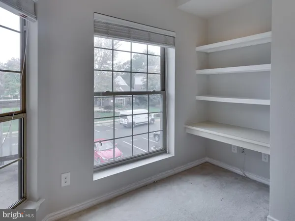 $1,800 | 3906 Penderview Drive, Unit 724, Fairfax, VA 22033