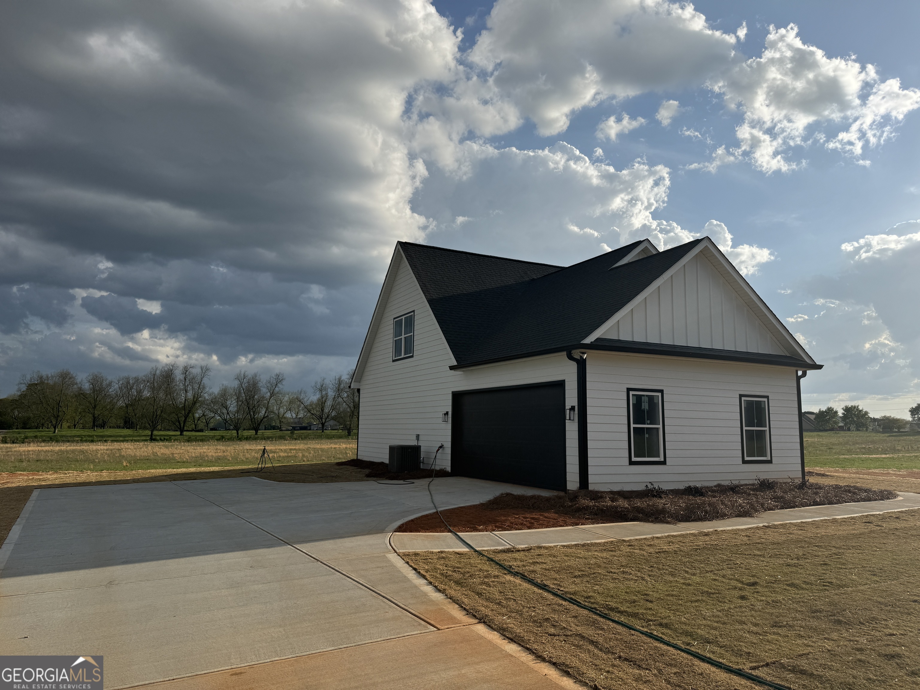 160 Melville Brown Road Williamson, GA 30292 - Photo 3 of 16