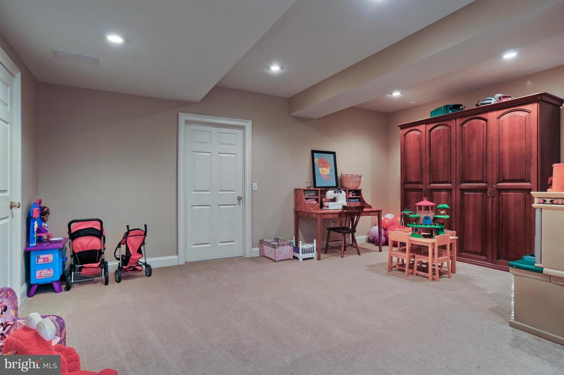 3016 Weaver Road Lititz, PA 17543 - Photo 31 of 39 Gallery Image 31
