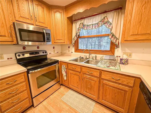 $279,900 | 122 Helga Drive, West Sunbury, PA 16061