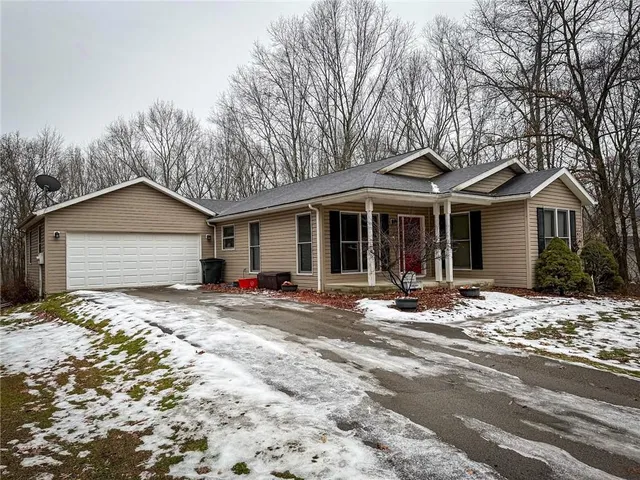 $279,900 | 122 Helga Drive, West Sunbury, PA 16061