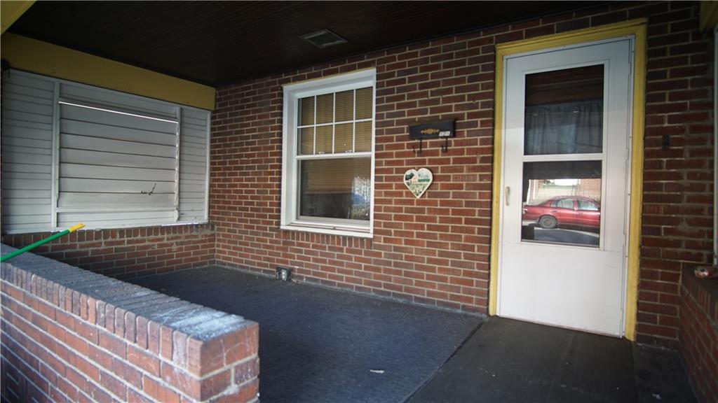 528 Roup Street Tarentum, PA 15084 - Photo 2 of 17 Gallery Image 2