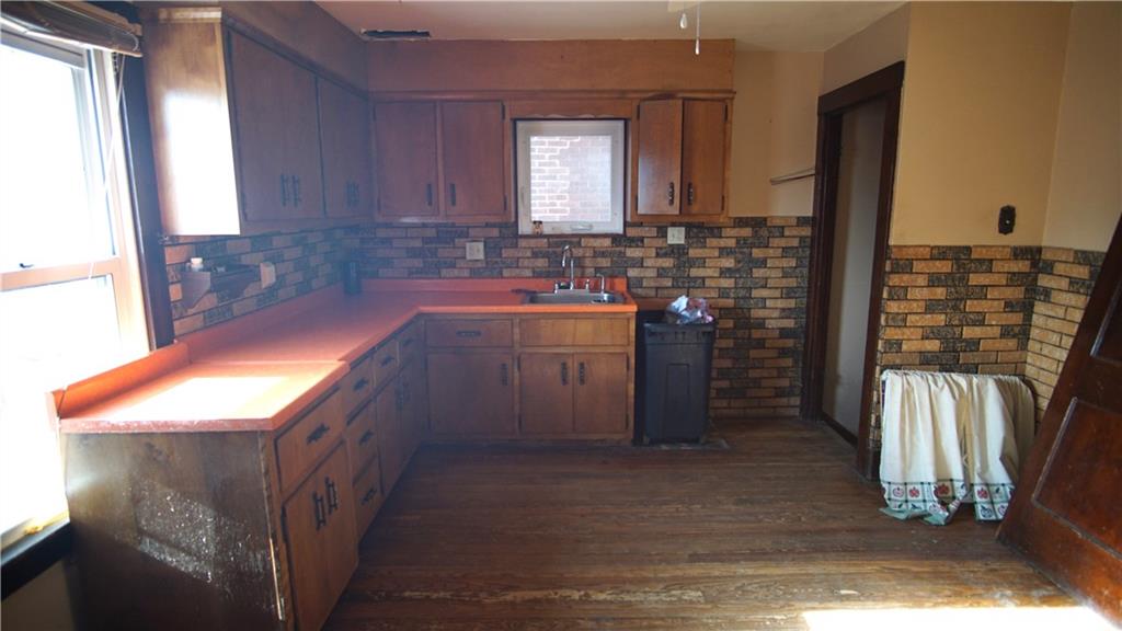 528 Roup Street Tarentum, PA 15084 - Photo 6 of 17 Gallery Image 6