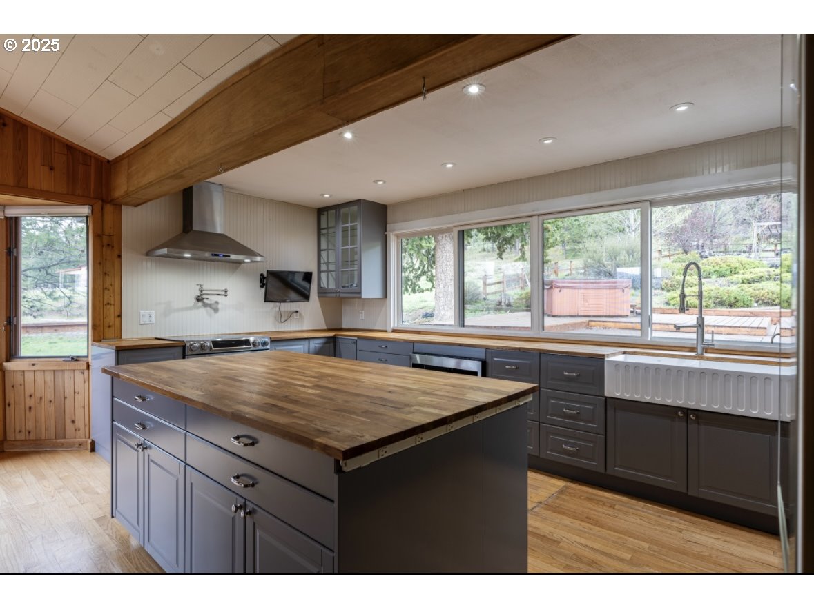 49988 Pine Haven Road Canyon City, OR 97820 - Photo 5 of 41