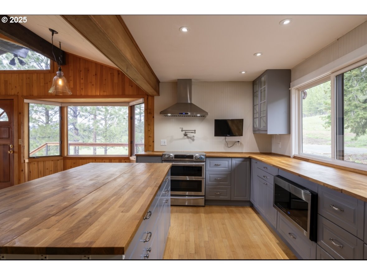 49988 Pine Haven Road Canyon City, OR 97820 - Photo 6 of 41