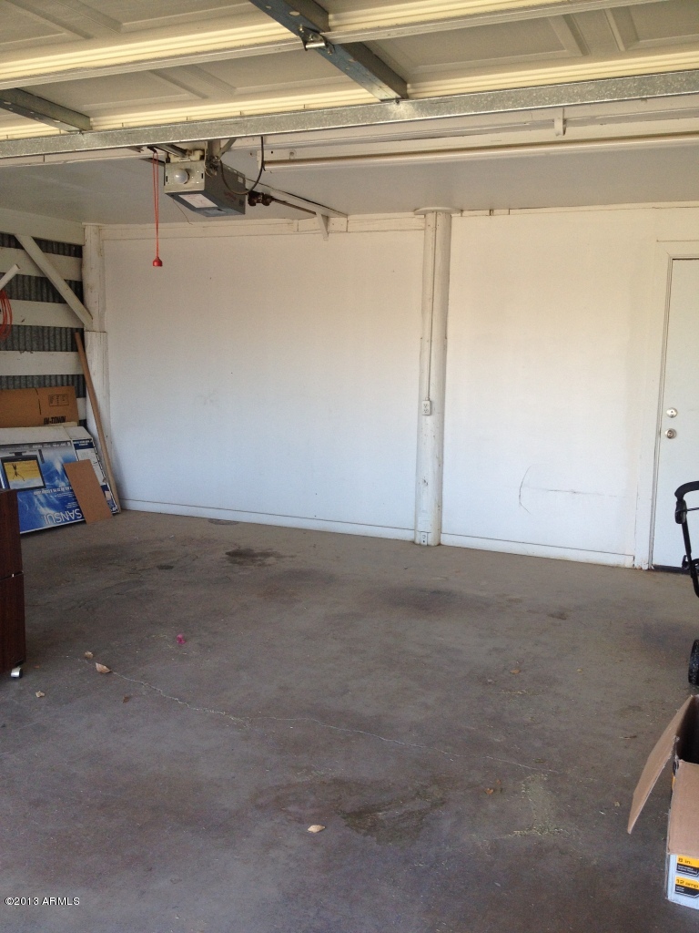3111 East Charter Oak Road Phoenix, AZ 85032 - Photo 22 of 25 Garage