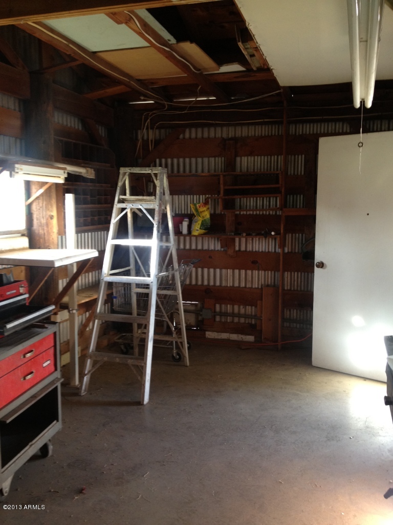 3111 East Charter Oak Road Phoenix, AZ 85032 - Photo 24 of 25 Workshop
