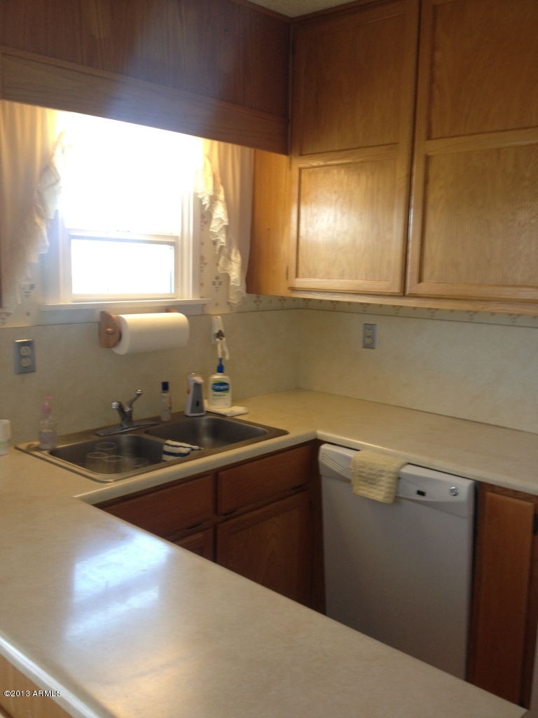 3111 East Charter Oak Road Phoenix, AZ 85032 - Photo 4 of 25 Kitchen