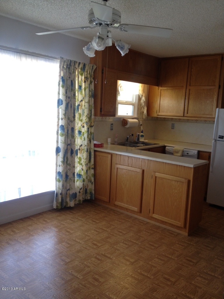 3111 East Charter Oak Road Phoenix, AZ 85032 - Photo 5 of 25 Kitchen