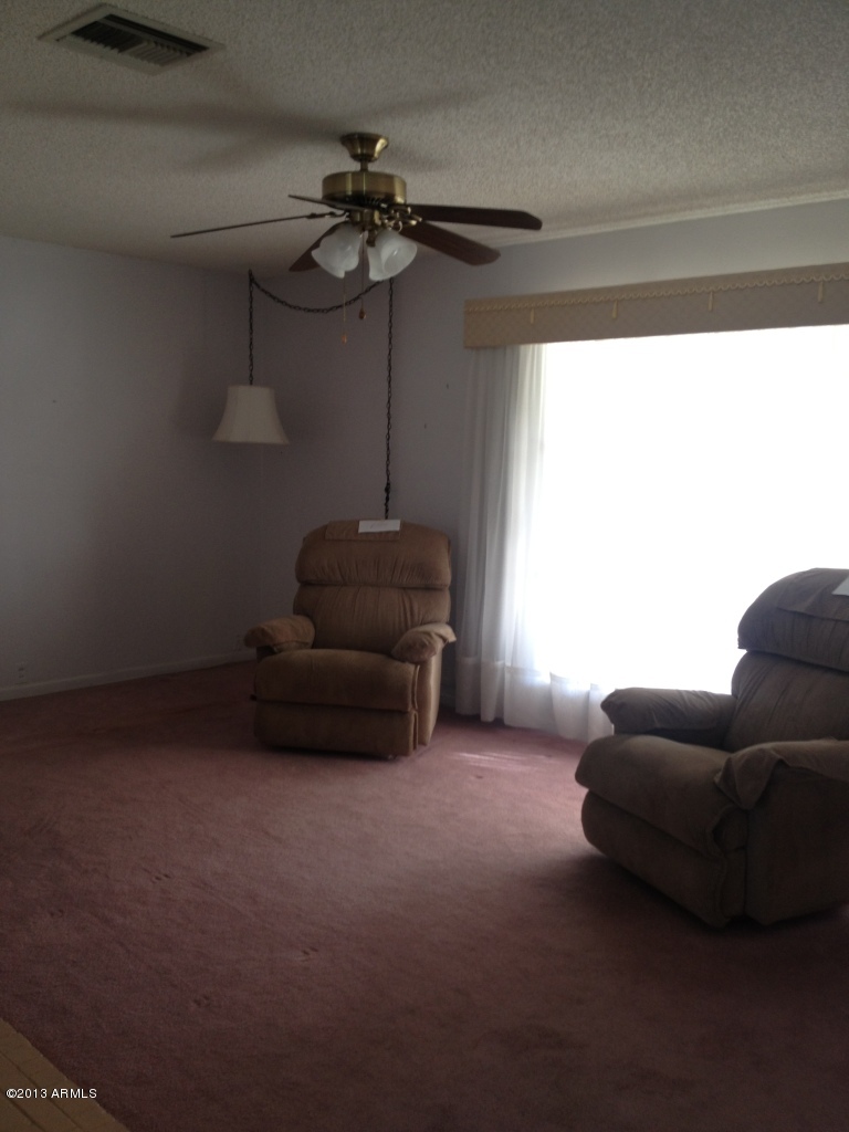 3111 East Charter Oak Road Phoenix, AZ 85032 - Photo 7 of 25 Living Room