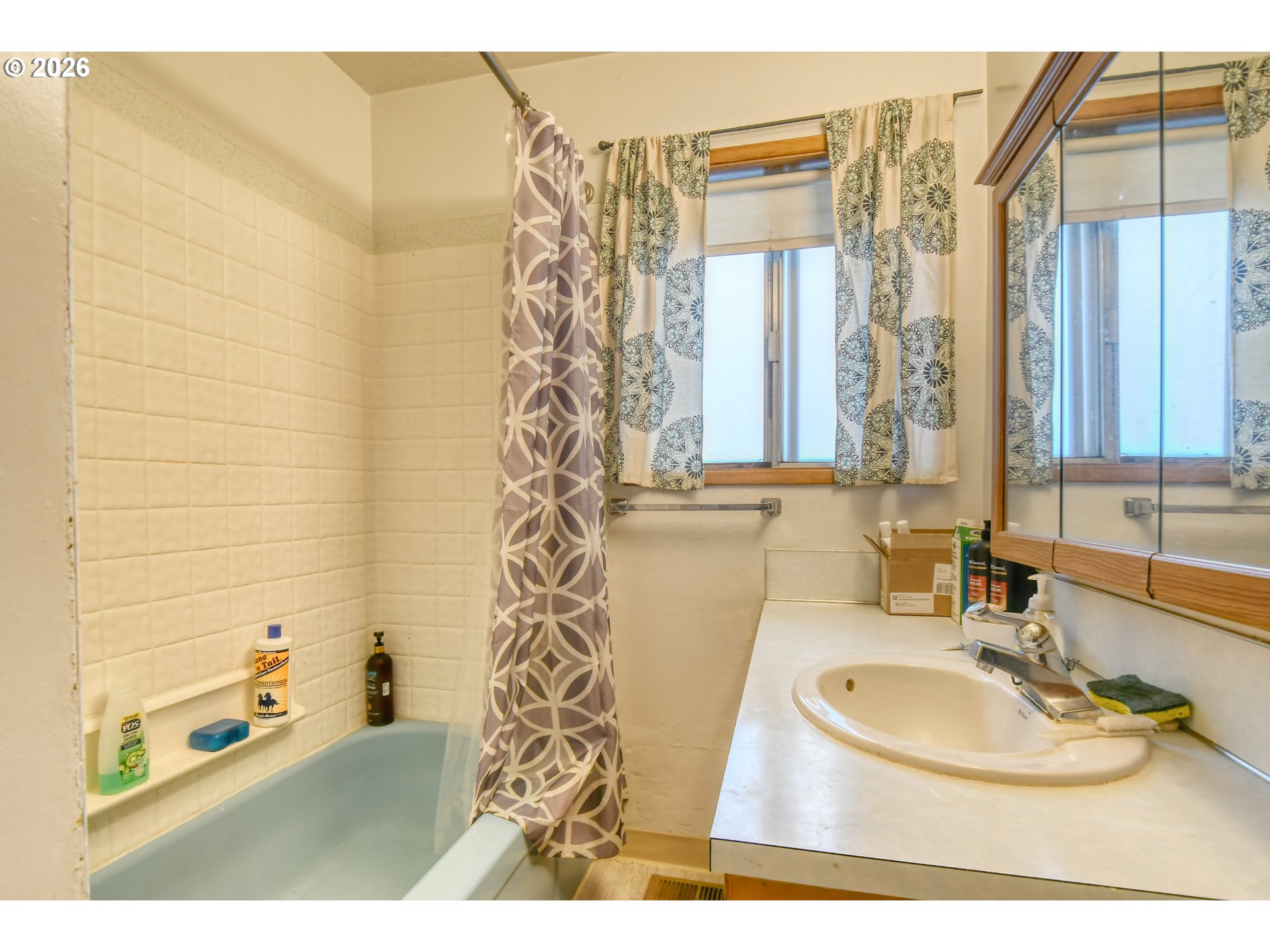 113 Southeast 7th Street Pendleton, OR 97801 - Photo 17 of 29 Bathroom
