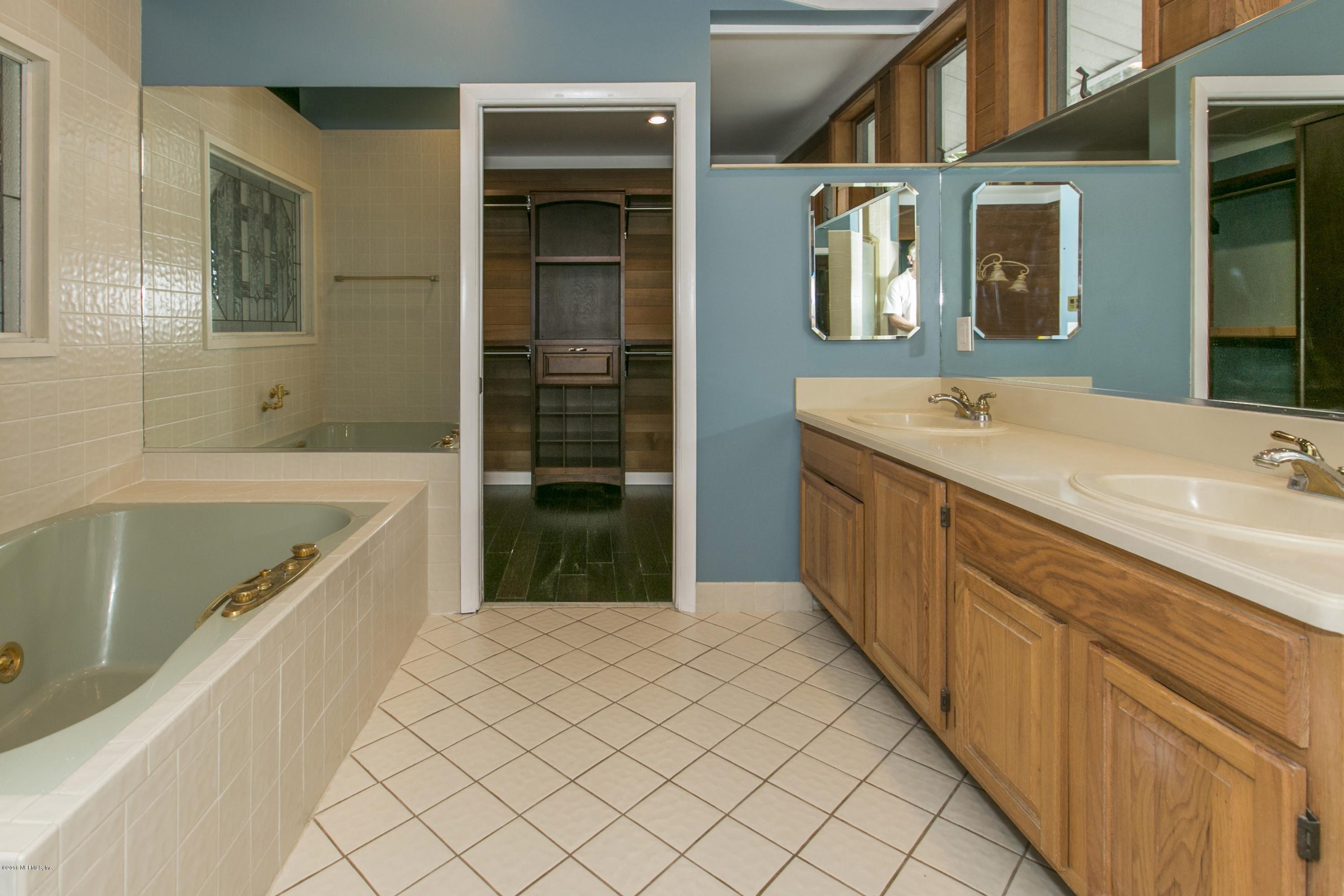 13131 Fort Caroline Road Jacksonville, FL 32225 - Photo 17 of 25 Master Bathroom
