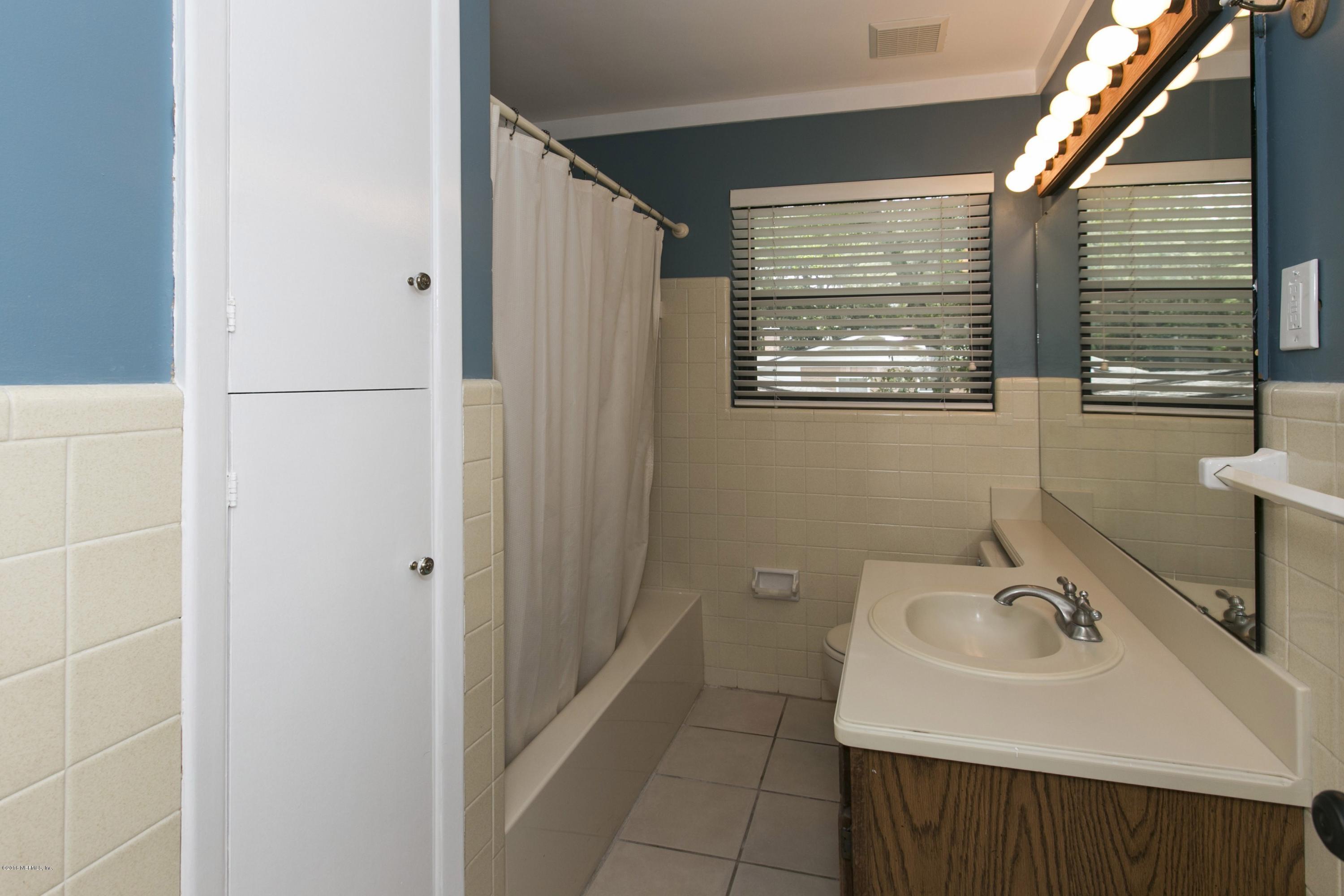 13131 Fort Caroline Road Jacksonville, FL 32225 - Photo 20 of 25 Bathroom