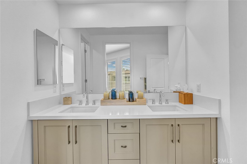 1632 Doheny Way Dana Point, CA 92629 - Photo 13 of 32 Bathroom