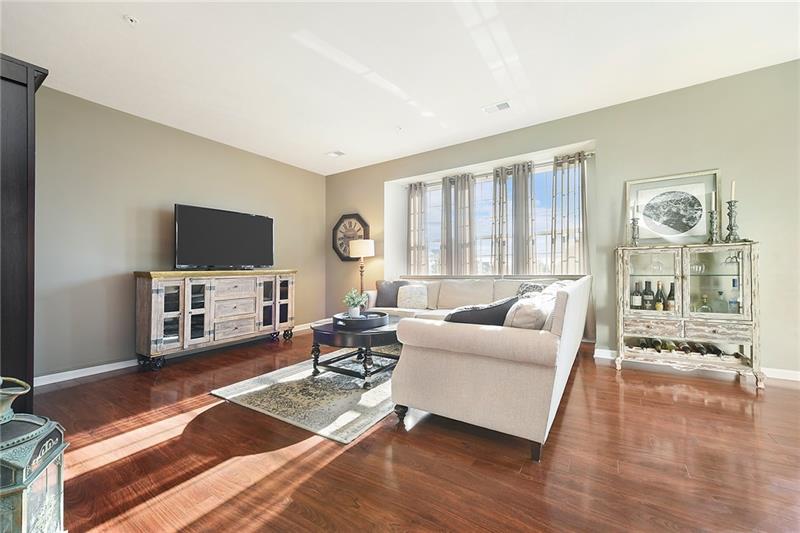 322 Maple Ridge Drive Canonsburg, PA 15317 - Photo 2 of 25 Gallery Image 2