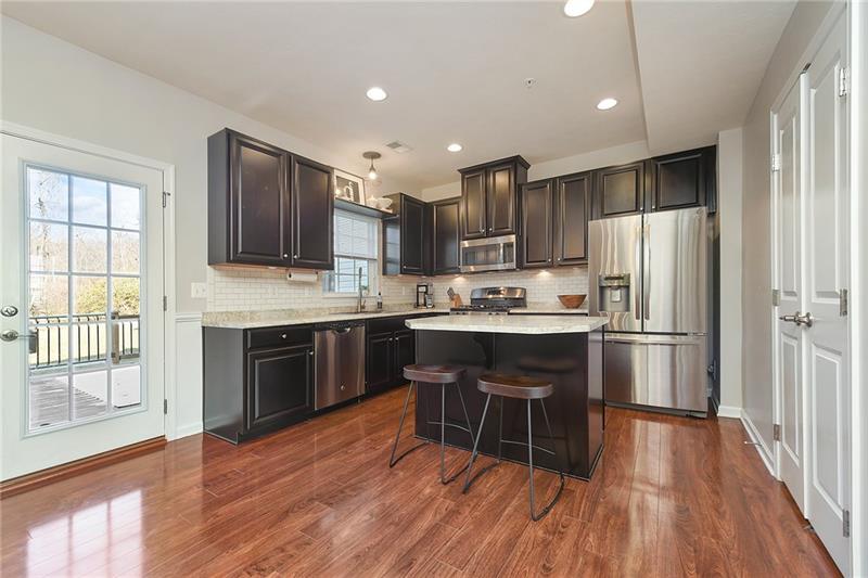 322 Maple Ridge Drive Canonsburg, PA 15317 - Photo 4 of 25 Gallery Image 4