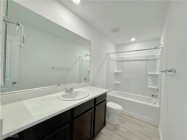 $2,350 | 6002 Swift Lariat Street, Las Vegas, NV 89113